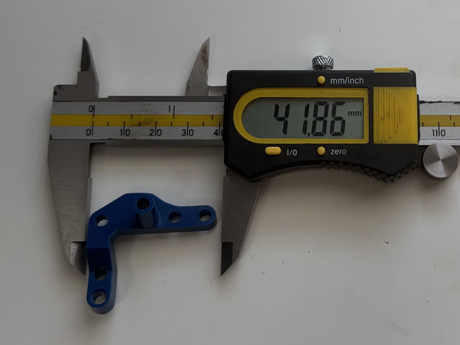 Measuring a physical part with calipers